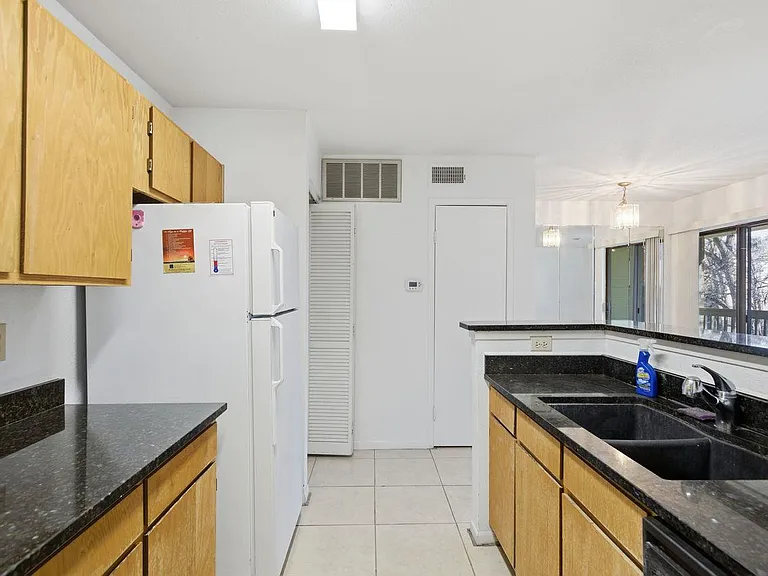 4500 E Oltorf St — Photo 13