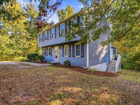 565 Hartford Ave E, Uxbridge, MA 01569