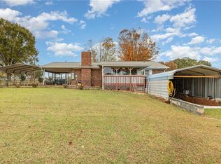 205 Greystone Dr, King, NC 27021