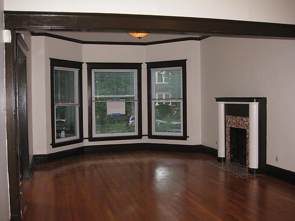 3rd image of 4340 N Wolcott Ave