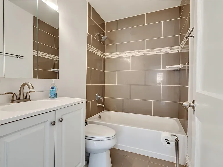 1502 Aldrich St — Photo 17