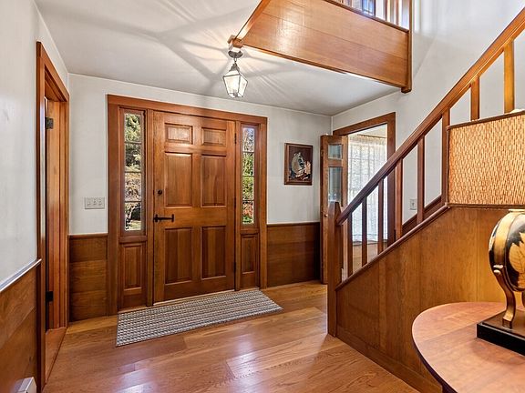 3rd image of 120 Twinbrooke Dr