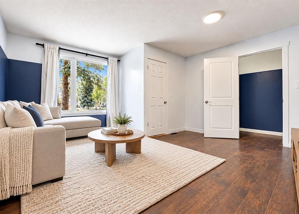 1st image of 3131 E Dover Cres SE