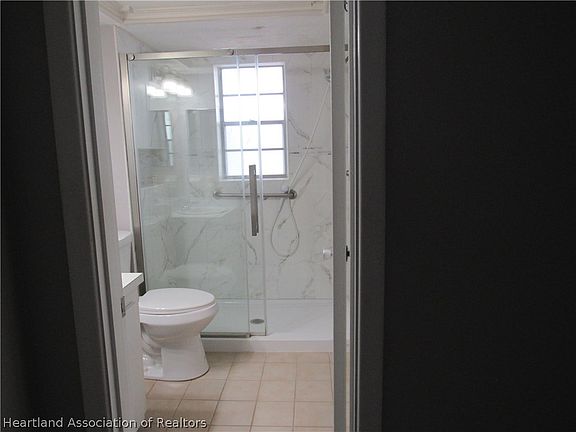 3rd image of 1801 Lakeview Dr APT 210