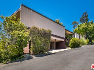 961 Bluegrass Ln, Los Angeles, CA 90049