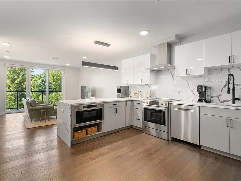 68 Los Angeles St #Penthouse 6 — Photo 3