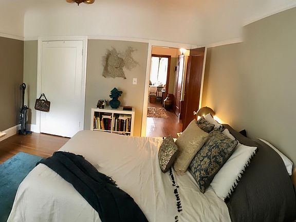3rd image of 427 Chestnut St #2