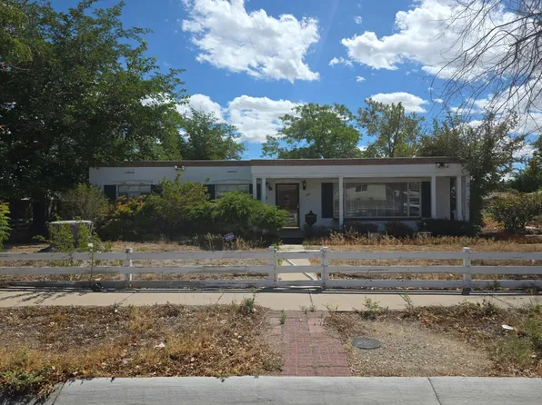 801 Zuni Dr, Farmington, NM 87401