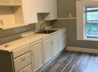 30 Drummond St APT 3, Auburn, ME 04210