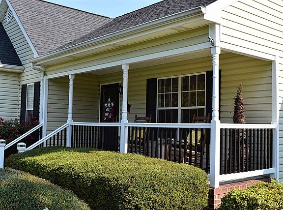 2nd image of 300 Earl Dr
