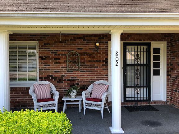 2nd image of 802 Greenview Dr