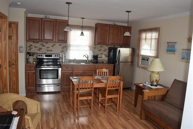 1st image of 52 Fremont Ave #B6