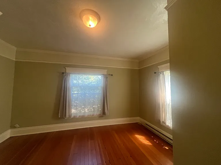 814 Lawrence St — Photo 5