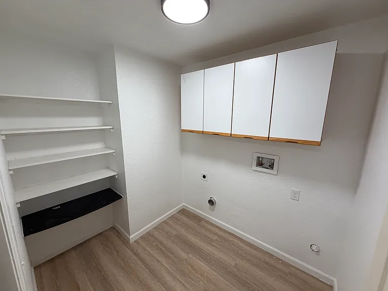 1530 E Ash St — Photo 6