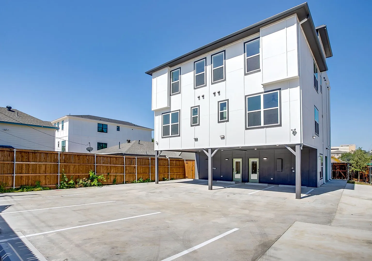 2801 Forest Park Blvd — Photo 4
