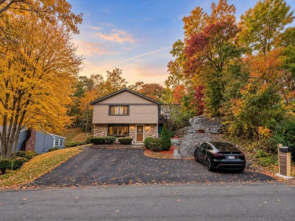 12 Bisbee Rd, Saugus, MA 01906
