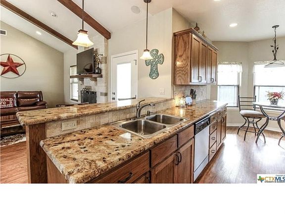 5th image of 930 Kacie Dr