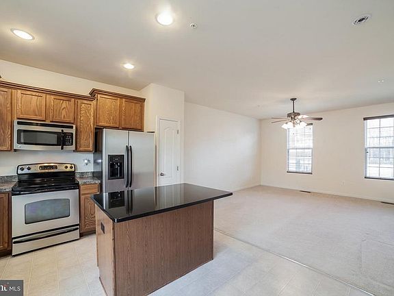 4th image of 1169 Coulbourn Cor