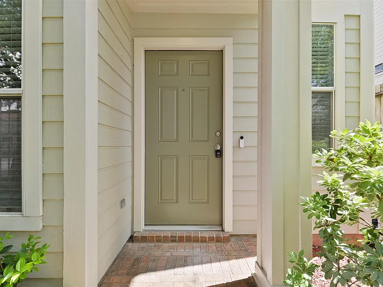 2711 Polk St — Photo 3