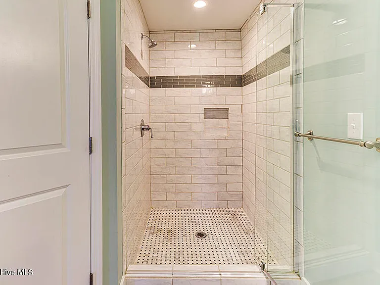 1812 Market St — Photo 38
