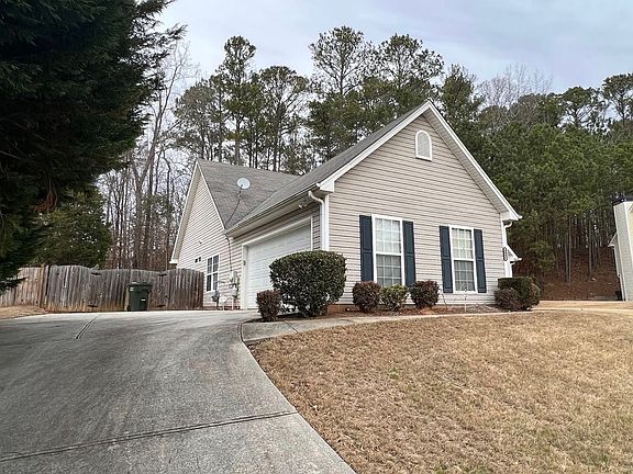 3rd image of 4063 Laurel Bend Ct