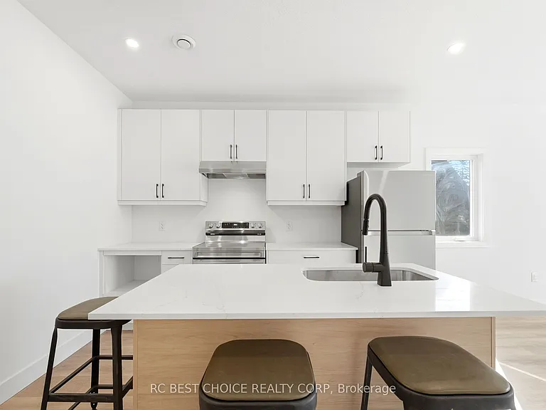 108 Briscoe St E — Photo 14
