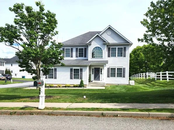 5 Mulberry Place, Hopewell Junction, NY 12533