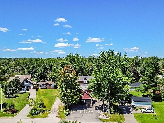 2nd image of 2636 Westshore Cres