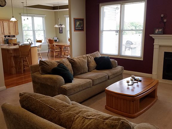 2nd image of 427 Glenview Ln