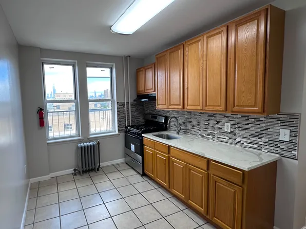 523 55th St #12E, West New York, NJ 07093