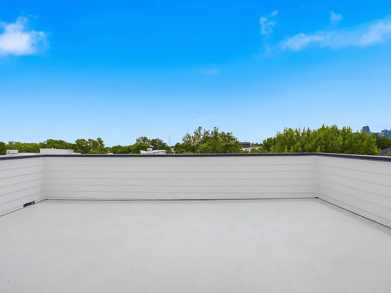 4605 Belmont Ave #202 — Photo 6