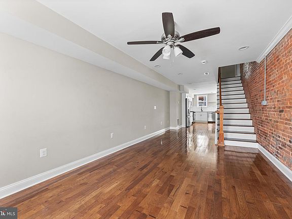 3rd image of 808 S Curley St