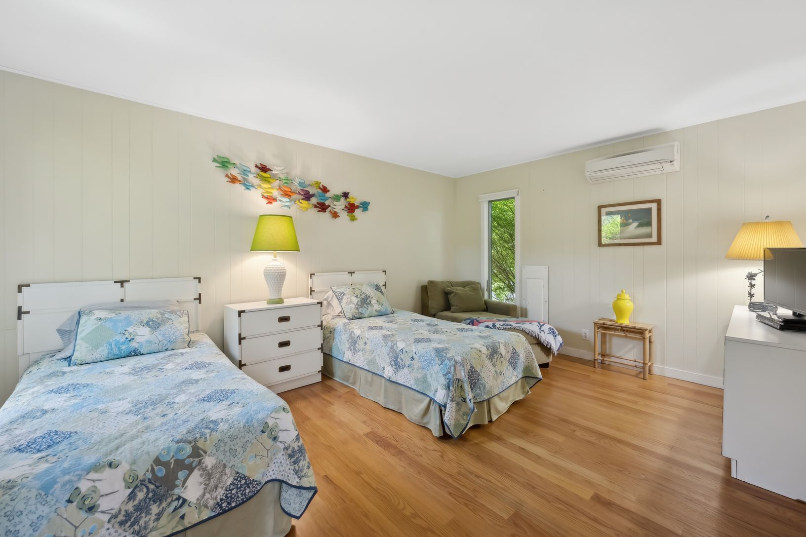  One of two bedrooms with twin beds