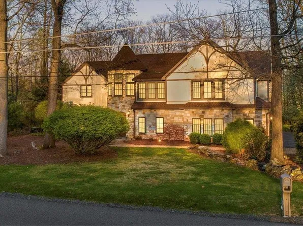 92 Brinleigh Dr, East Stroudsburg, PA 18301