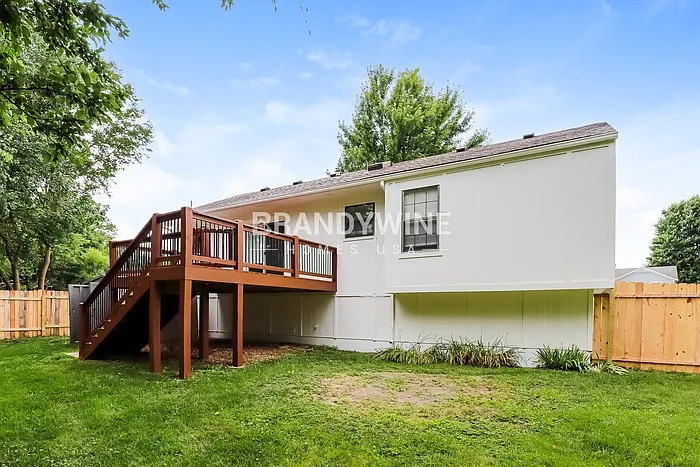 521 SE Onyx Dr — Photo 21