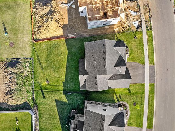 4th image of 17940 Headwaters Dr