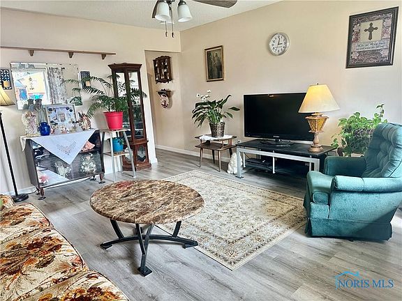 3rd image of 4334 Truxton Place Dr