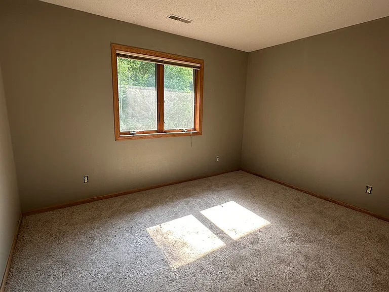1228 Balsam Ct — Photo 11