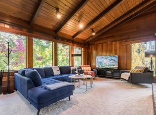 2000 University St, Eugene, OR 97403