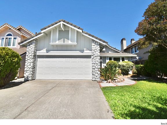 3rd image of 1661 Sequoia Dr