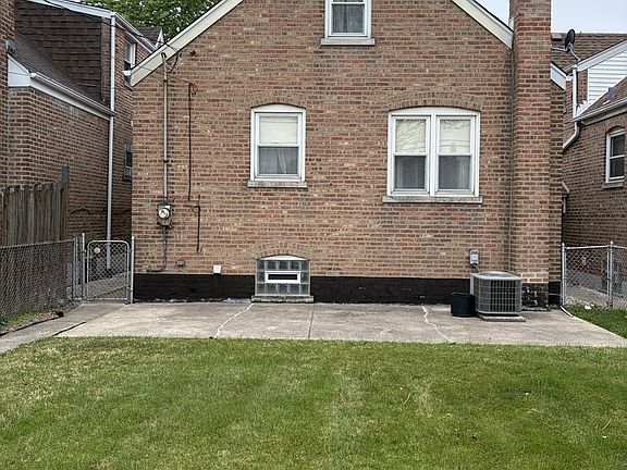 2nd image of 5121 S Springfield Ave