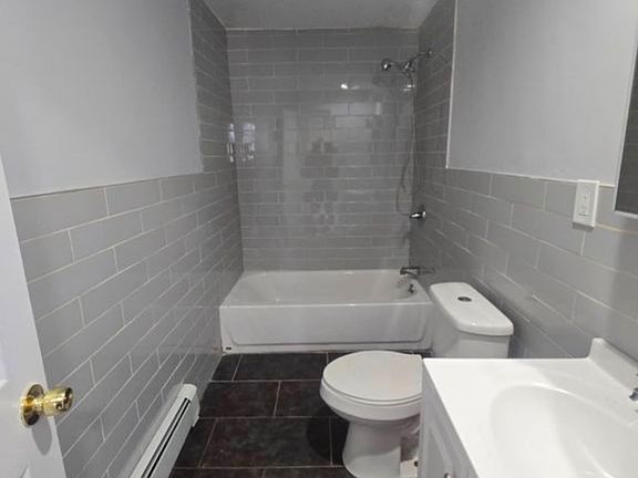 2nd image of 6 Rutgers Ave #B2