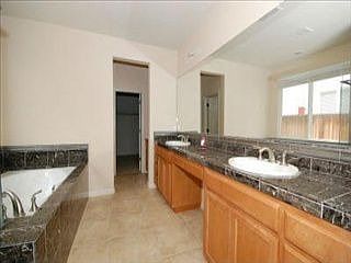 5th image of 1843 Greenfield Dr
