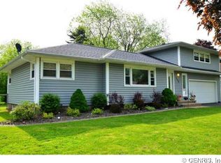 250 Armstrong Rd, Rochester, NY 14612