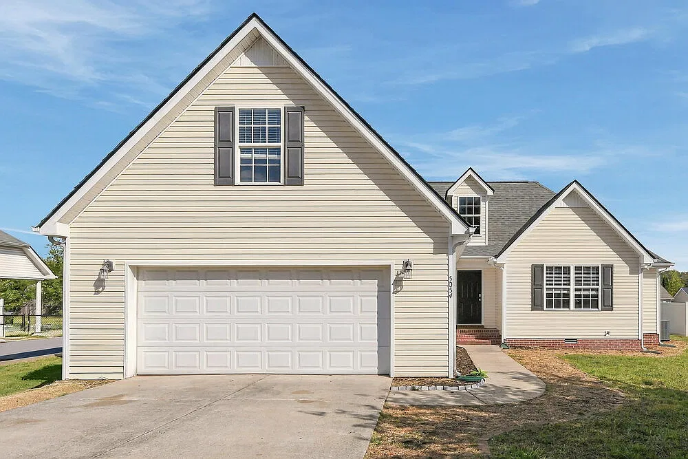 4 bed, 2.0 bath, 1786 sqft, $2,180 — Photo 1