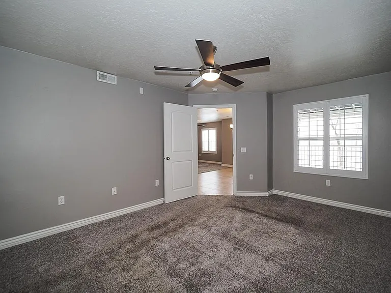 11776 S Grandville Ave #104 — Photo 14