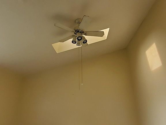 5th image of 139 Twin Lake Ln