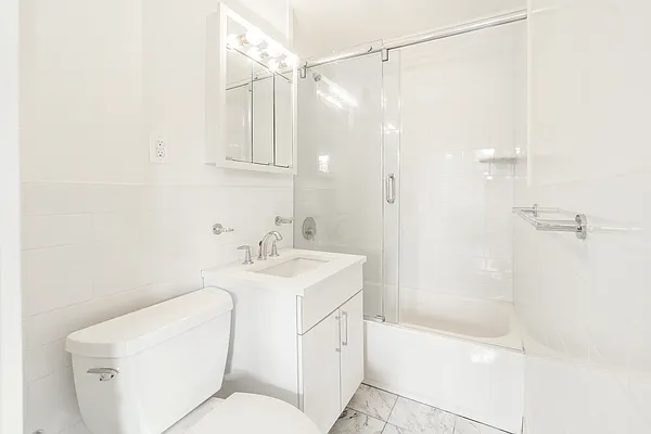 Rented by Bond New York | media 8