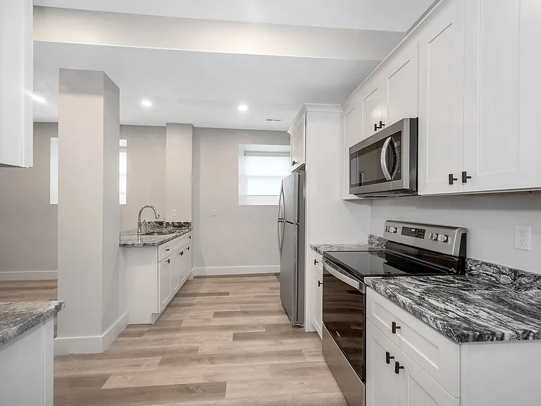 72-74 Boisvert St #4 — Photo 8