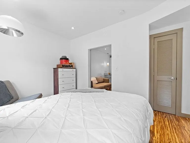 112 Prince St #4 — Photo 16